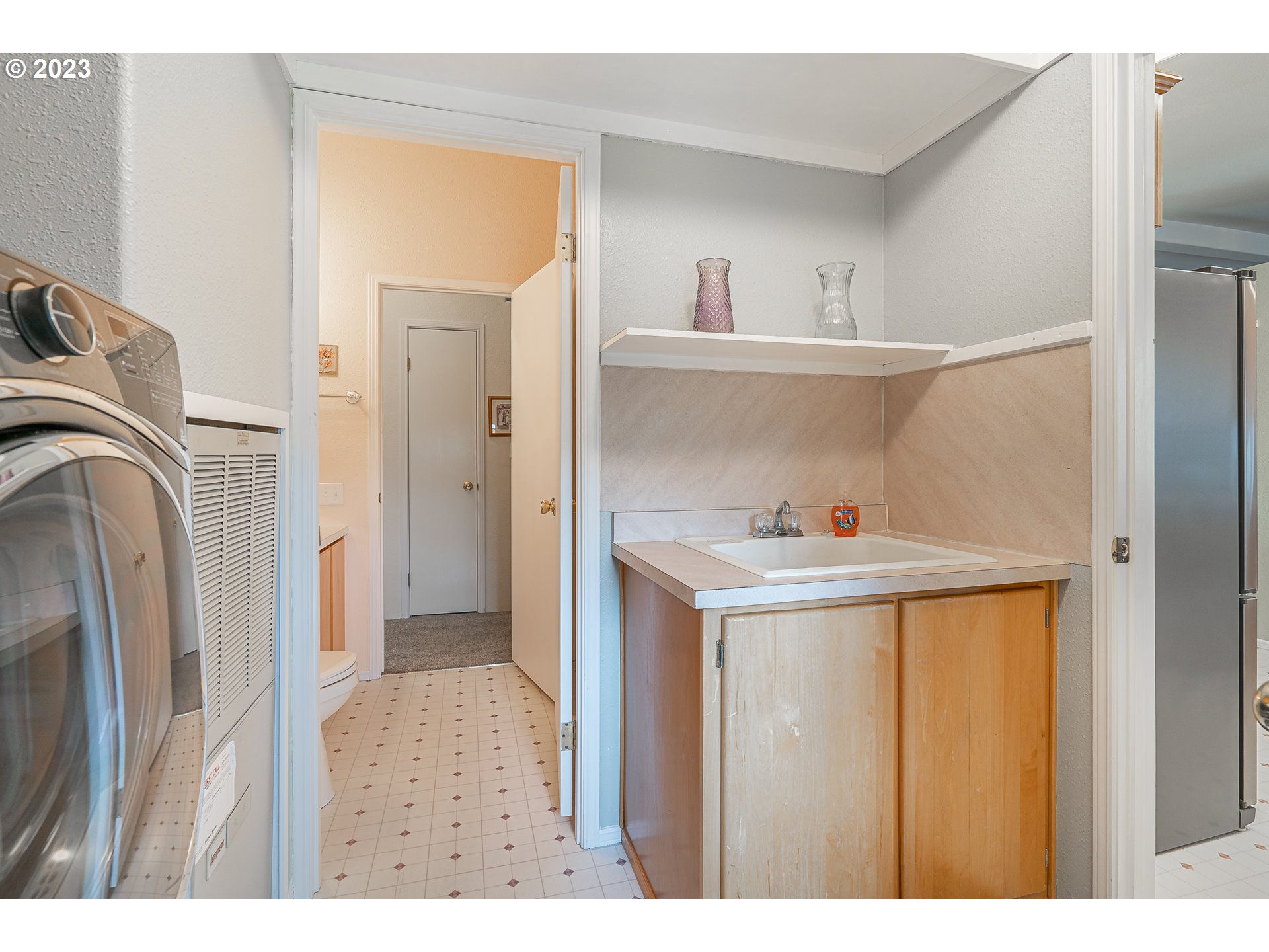 20840 Butteville Road Northeast Donald, OR 97020 - Photo 29 of 40 a utility room with closet dryer and washer