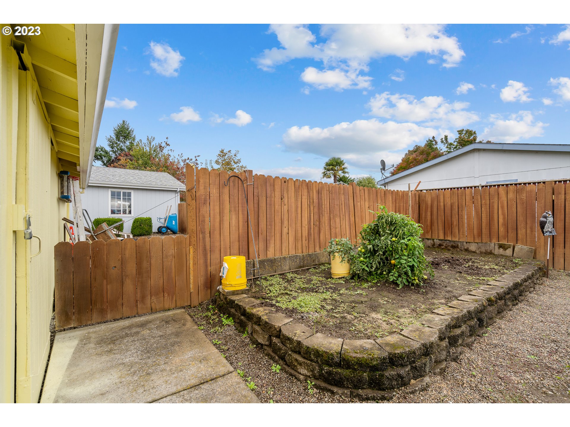 20840 Butteville Road Northeast Donald, OR 97020 - Photo 40 of 40 a backyard of a house