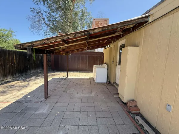 $1,075 | 1137 East Adelaide Drive, Unit 2, Tucson, AZ 85719