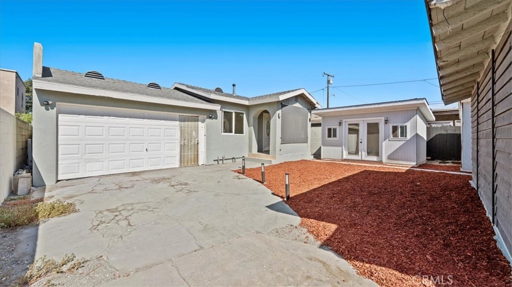 809 North Tamarind Avenue Compton, CA 90220 - Photo 3 of 33