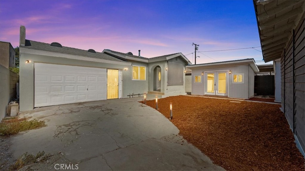 809 North Tamarind Avenue Compton, CA 90220 - Photo 4 of 33