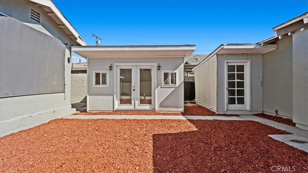 809 North Tamarind Avenue Compton, CA 90220 - Photo 5 of 33