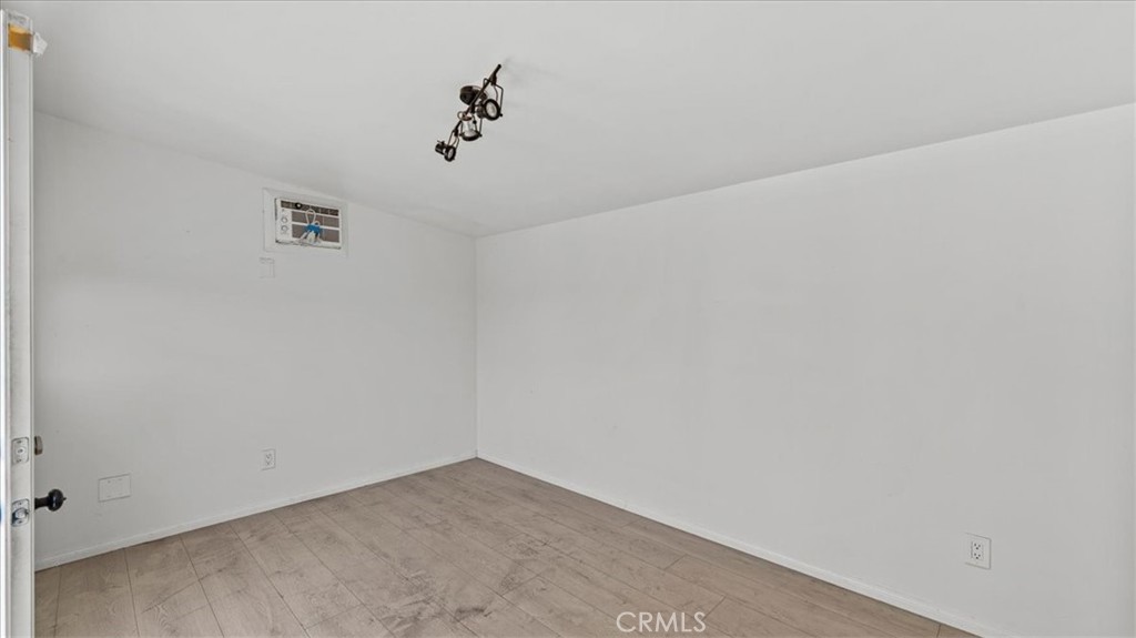 809 North Tamarind Avenue Compton, CA 90220 - Photo 7 of 33