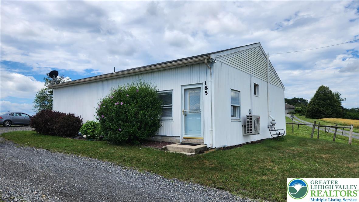 185 Ridge Cup Road New Ringgold, PA 17960 - Photo 3 of 20