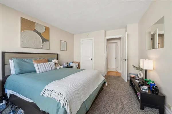 $250,000 | 2930 North Sheridan Road, Unit 1009, Chicago, IL 60657