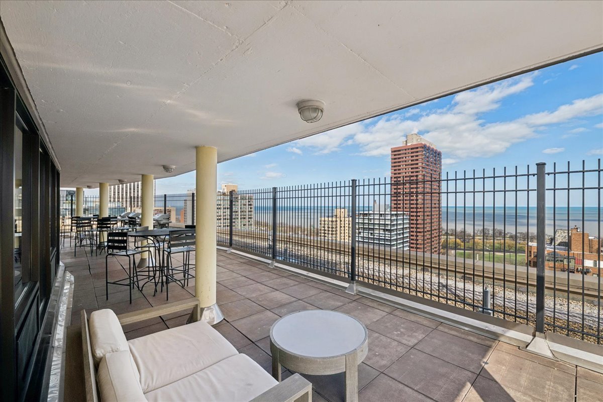 2930 North Sheridan Road, Unit 1009 Chicago, IL 60657 - Photo 14 of 15