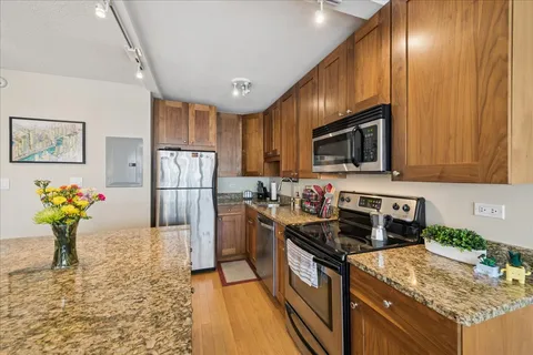 $250,000 | 2930 North Sheridan Road, Unit 1009, Chicago, IL 60657