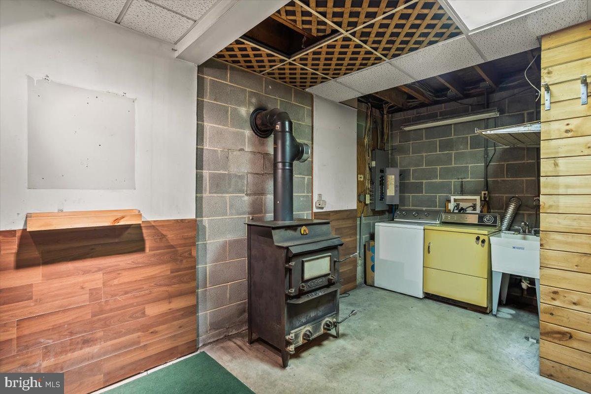 230 Laurel Run Road Dillsburg, PA 17019 - Photo 24 of 36 a bathroom with a sink and a mirror
