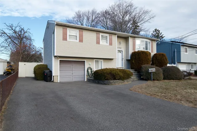 $749,999 | 528 14th Street, West Babylon, NY 11704