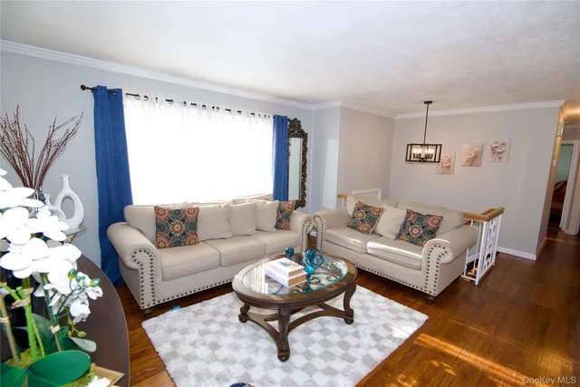 $749,999 | 528 14th Street, West Babylon, NY 11704