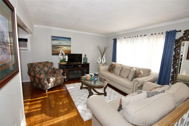 $749,999 | 528 14th Street, West Babylon, NY 11704