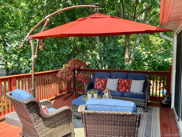 $749,999 | 528 14th Street, West Babylon, NY 11704