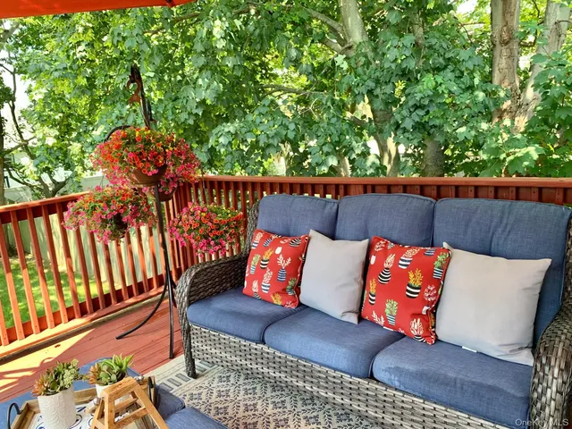 $749,999 | 528 14th Street, West Babylon, NY 11704