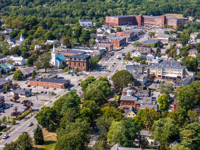 $799,000 | 9 Village Circle, Brunswick, ME 04011