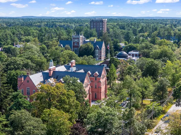 $799,000 | 9 Village Circle, Brunswick, ME 04011