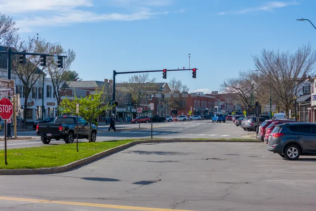 $799,000 | 9 Village Circle, Brunswick, ME 04011