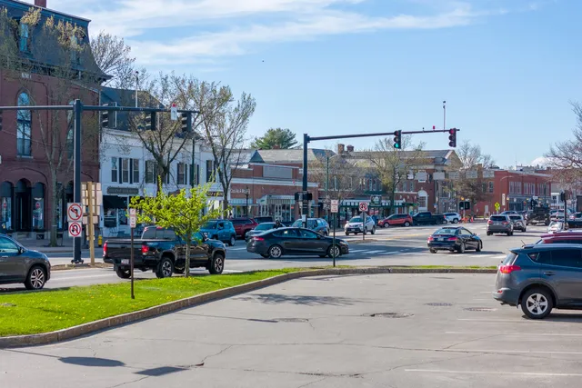 $799,000 | 9 Village Circle, Brunswick, ME 04011