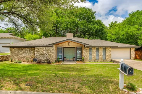 $435,000 | 1209 Wade Drive, Bedford, TX 76022
