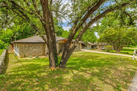 $435,000 | 1209 Wade Drive, Bedford, TX 76022