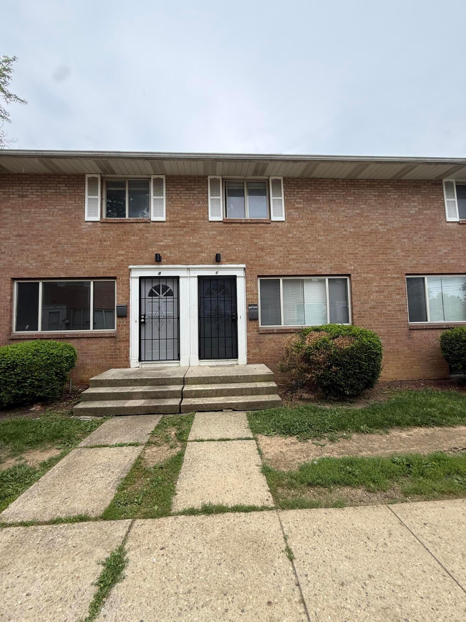 1759 Lonsdale Road, Unit C Columbus, OH 43232 - Photo 2 of 12 Lonsdale_2
