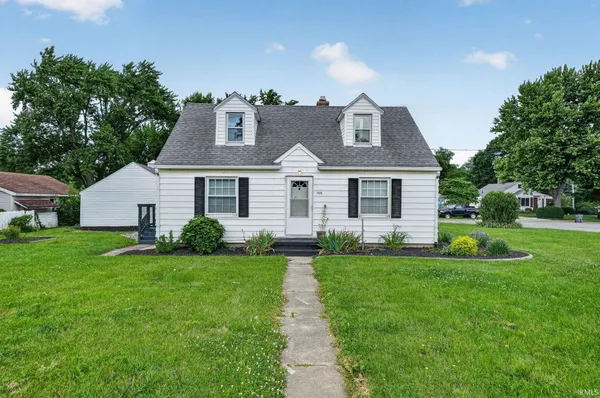 $250,000 | 17675 Highway 23, South Bend, IN 46635