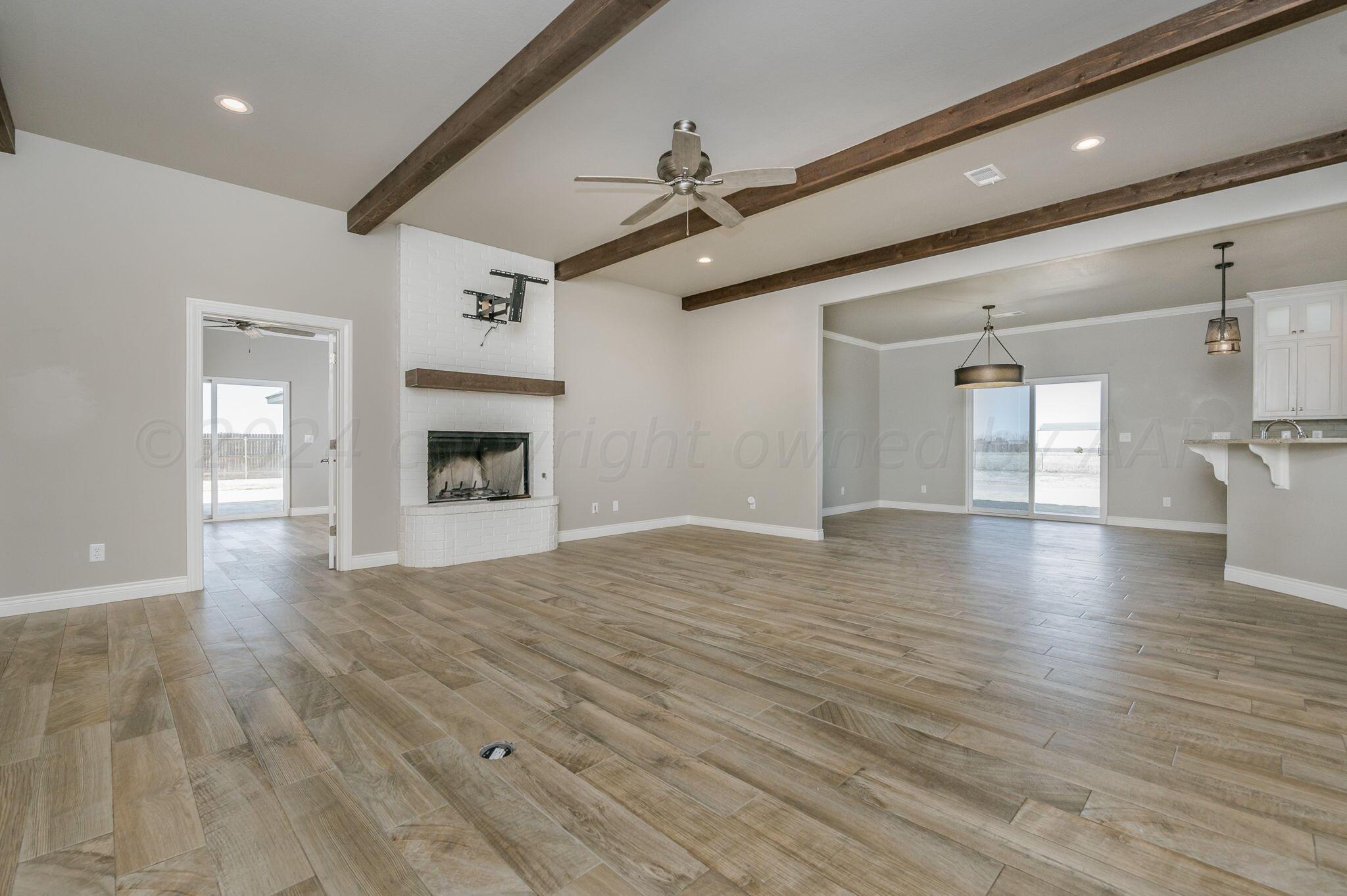 5350 South Blessen Road Amarillo, TX 79119 - Photo 4 of 29 Living Room
