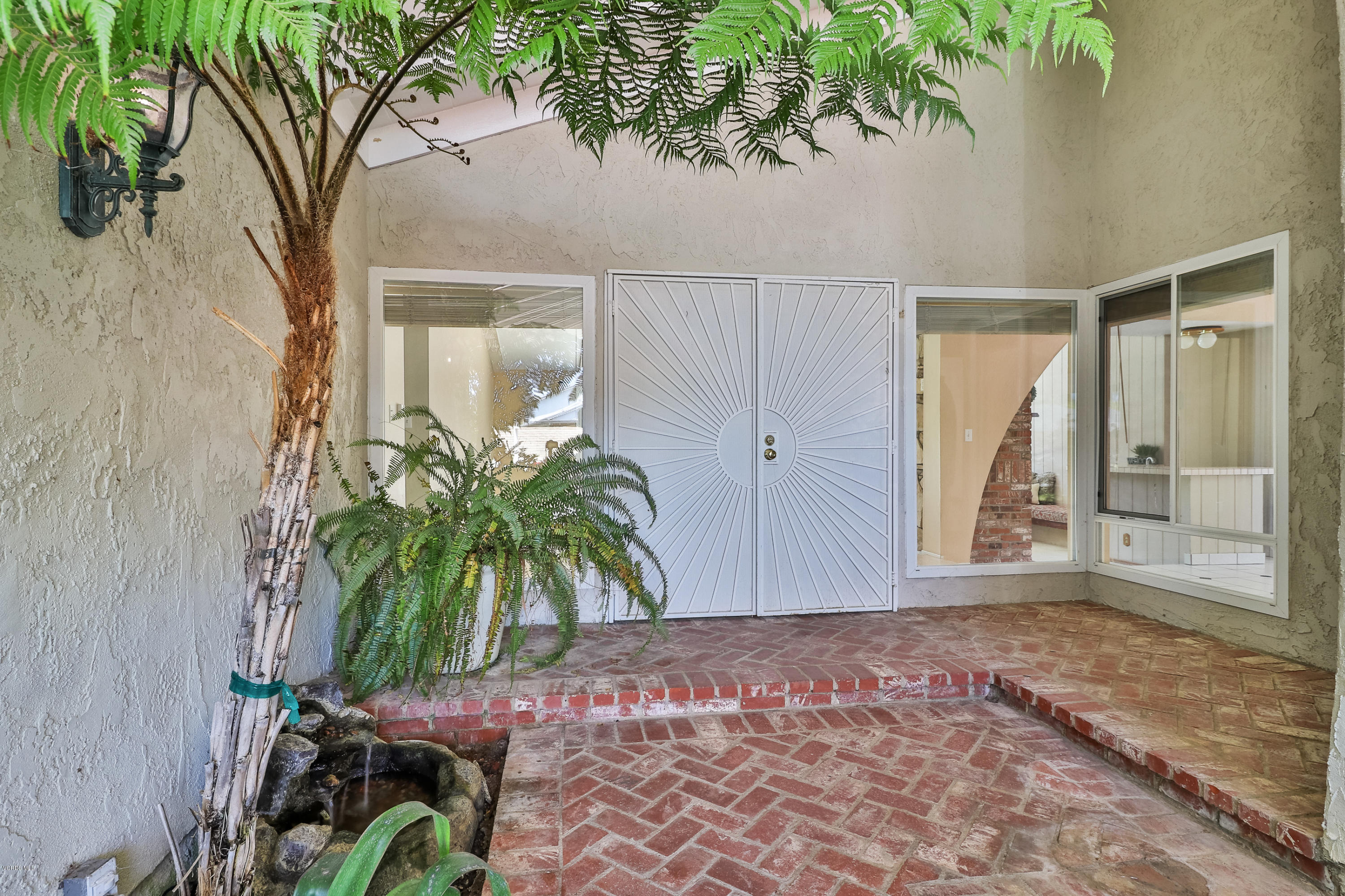 3131 Springfield Street Simi Valley, CA 93063 - Photo 3 of 38 a view of a entryway