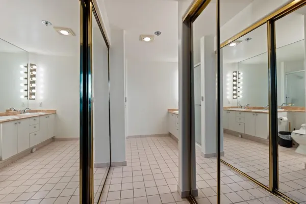 $475,000 | 3890 Nobel Drive, Unit 306, San Diego, CA 92122