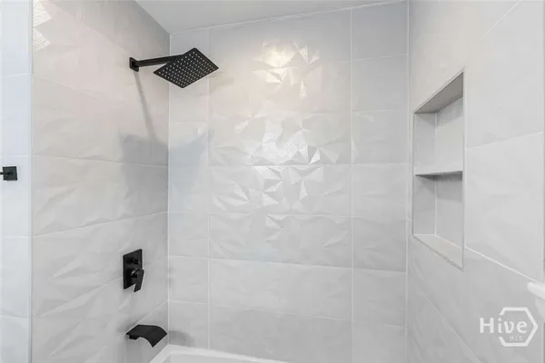 $1,895 | 2102 Auburn Street, Savannah, GA 31404