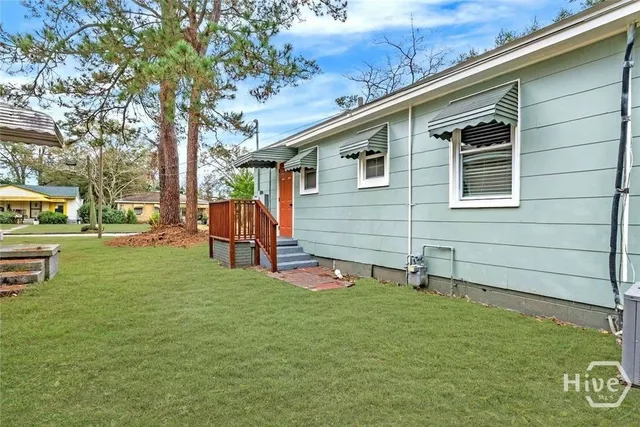 $2,200 | 2102 Auburn Street, Savannah, GA 31404