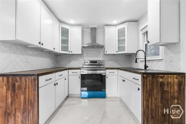 $2,200 | 2102 Auburn Street, Savannah, GA 31404