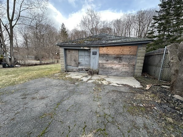 242 Wahconah Street Pittsfield, MA 01201 - Photo 11 of 12