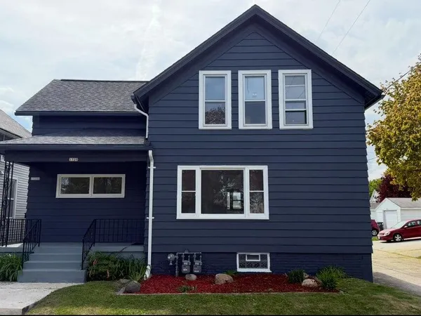 $1,250 | 1720 South 11th Street, Unit LOWR, Sheboygan, WI 53081