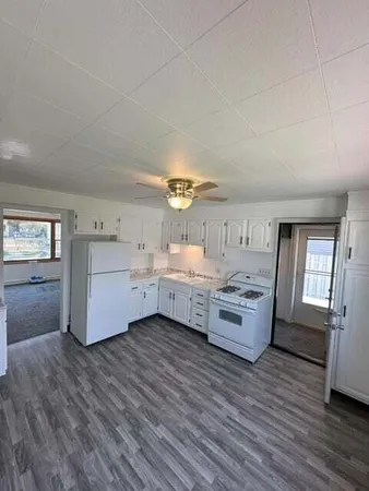 $1,250 | 1720 South 11th Street, Unit LOWR, Sheboygan, WI 53081