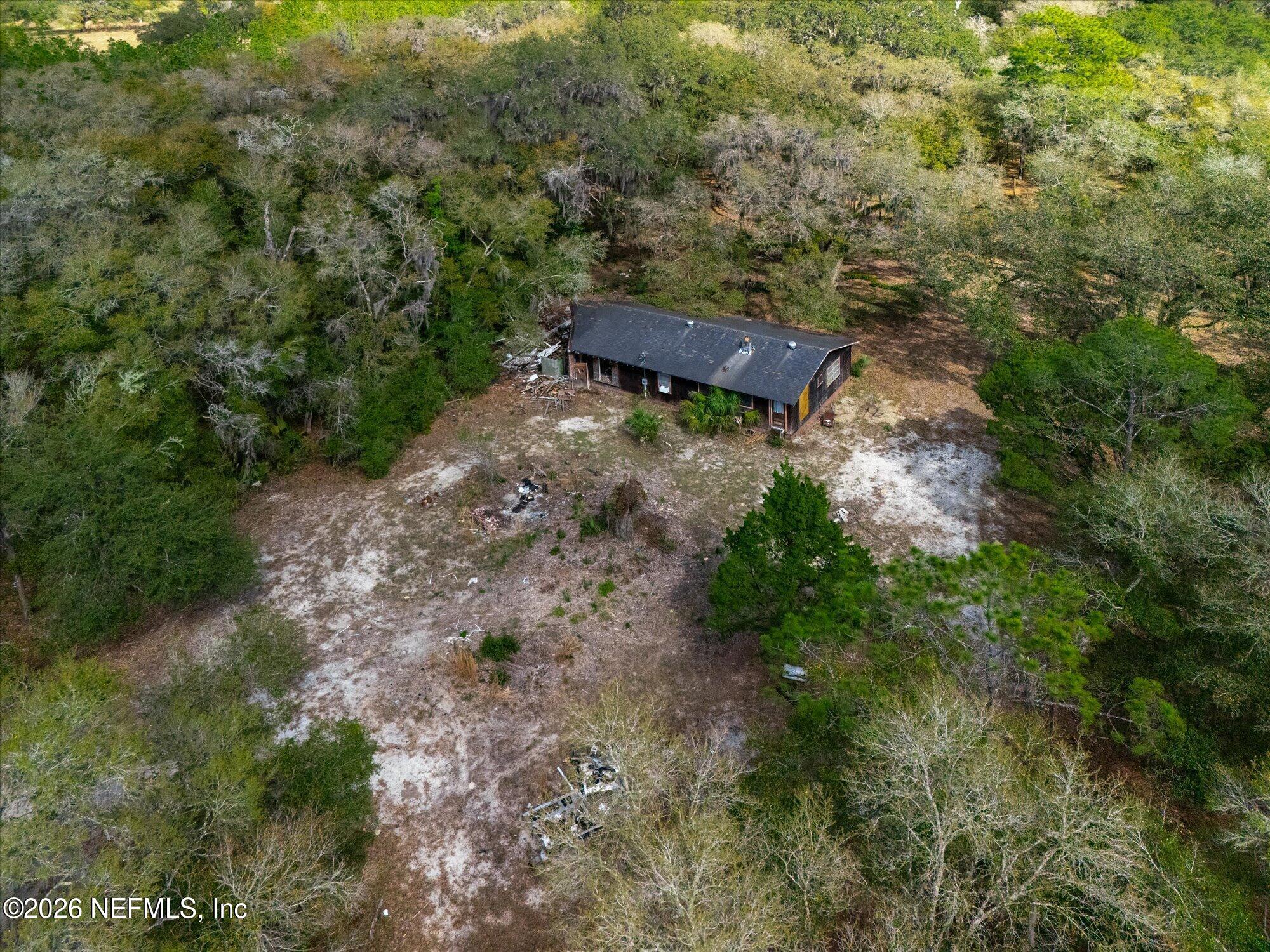 660 Old Welaka Road Satsuma, FL 32189 - Photo 4 of 28 a view of a house with a yard