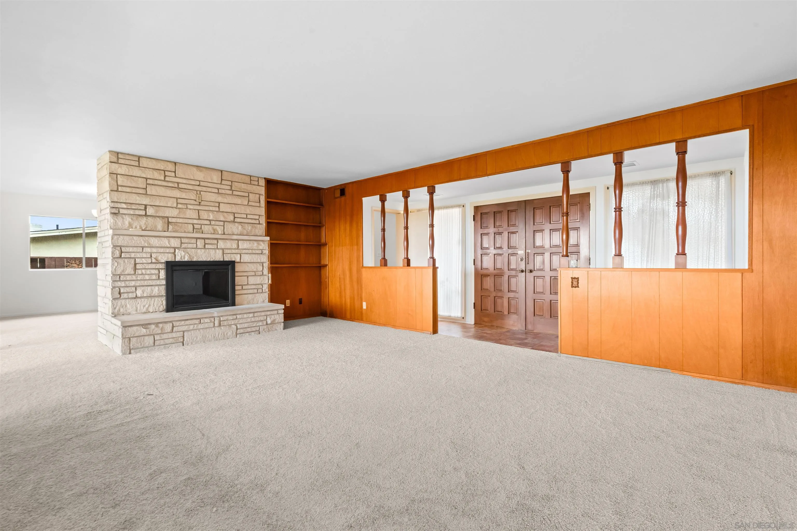 5877 Soledad Mountain Road La Jolla, CA 92037 - Photo 12 of 33 Living Room
