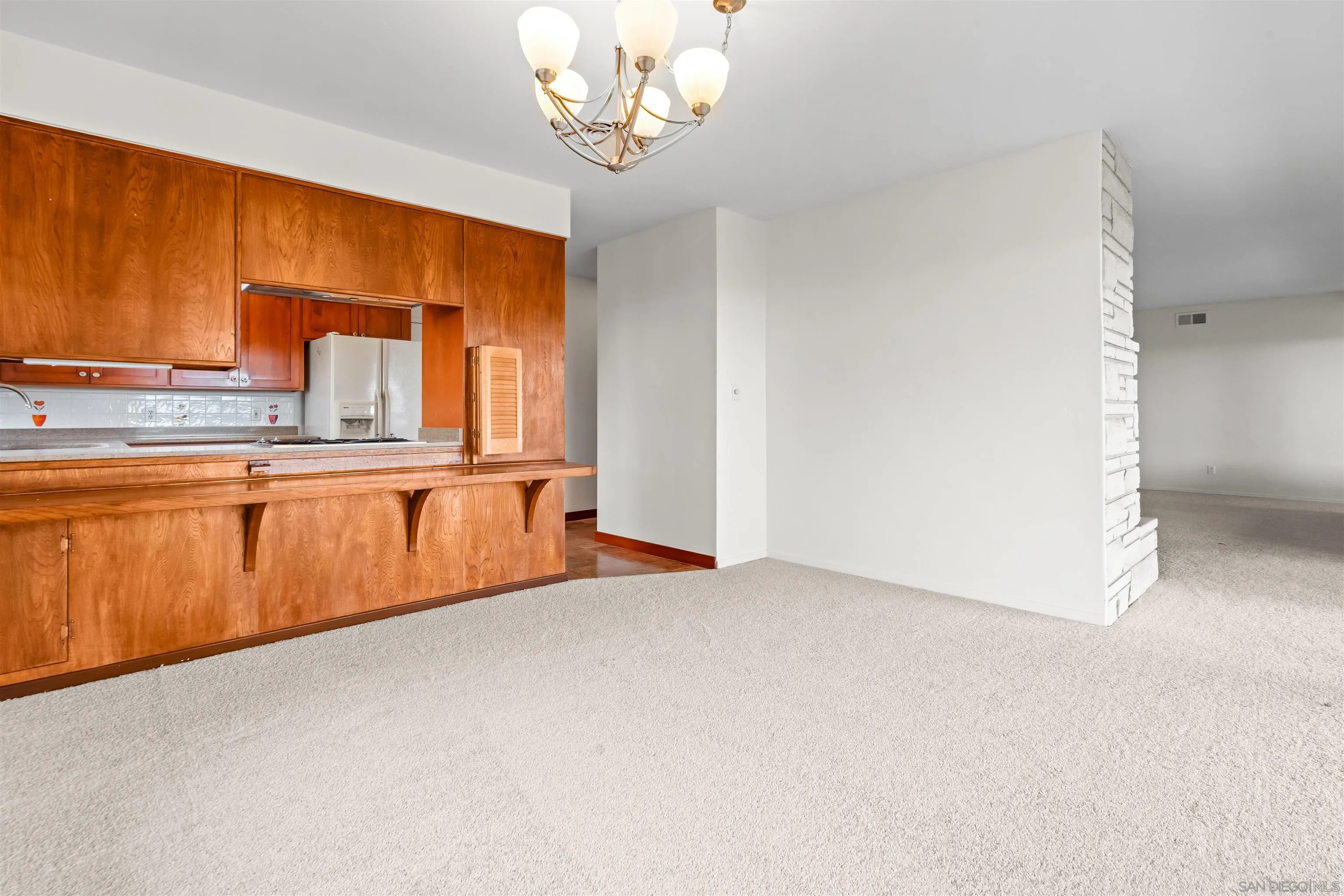 5877 Soledad Mountain Road La Jolla, CA 92037 - Photo 13 of 33 Living Room