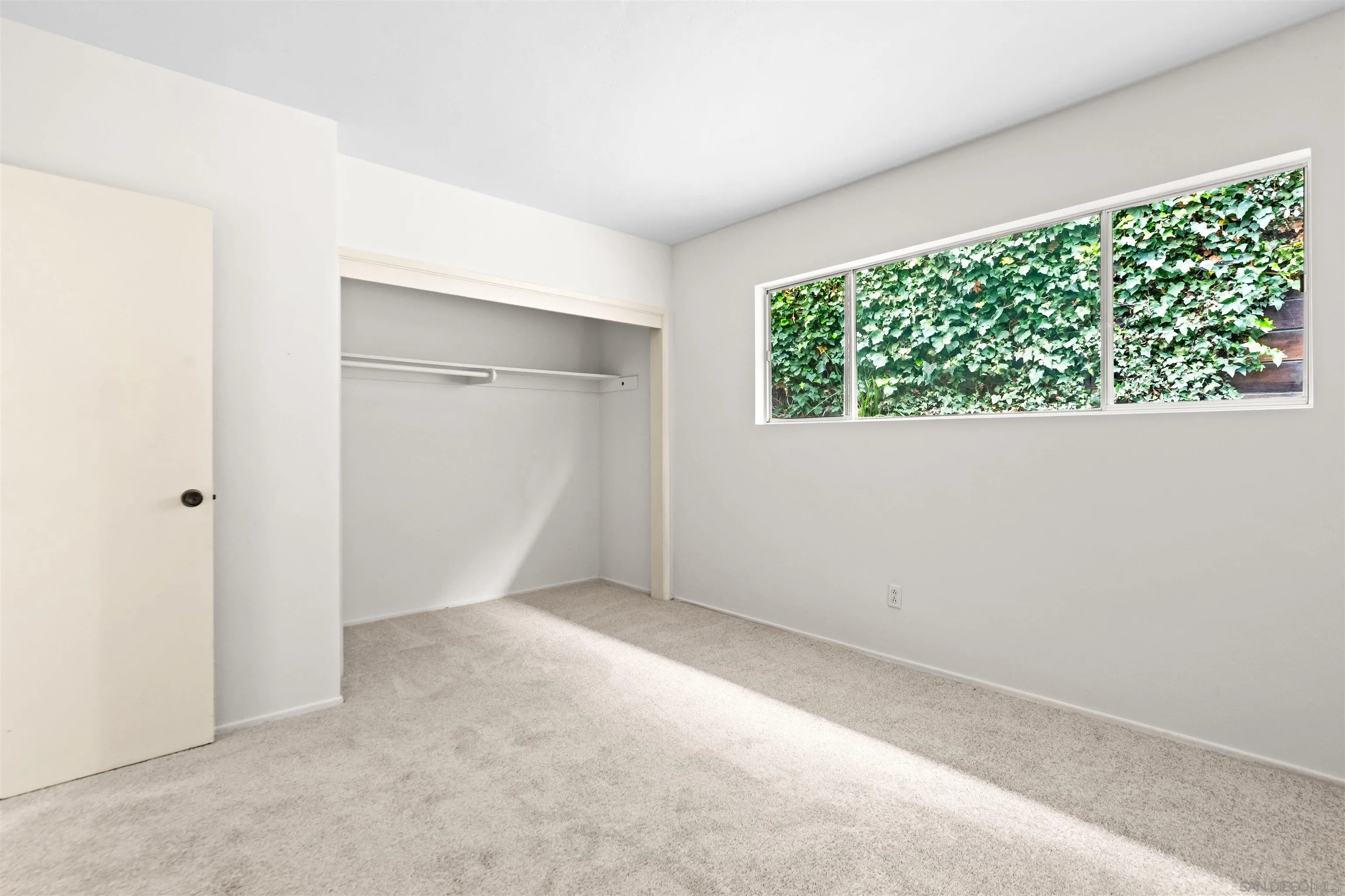 5877 Soledad Mountain Road La Jolla, CA 92037 - Photo 17 of 33 Bedroom