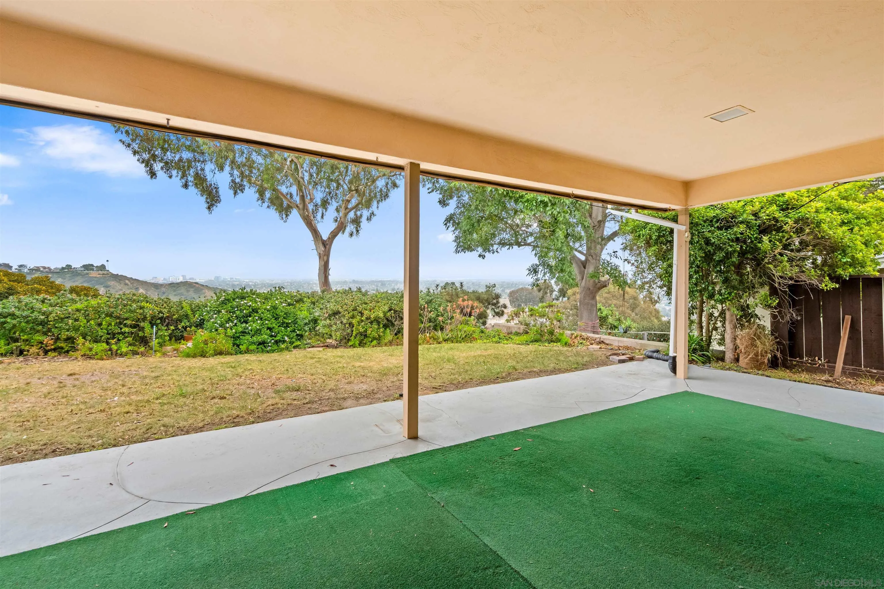 5877 Soledad Mountain Road La Jolla, CA 92037 - Photo 23 of 33 Patio/Deck