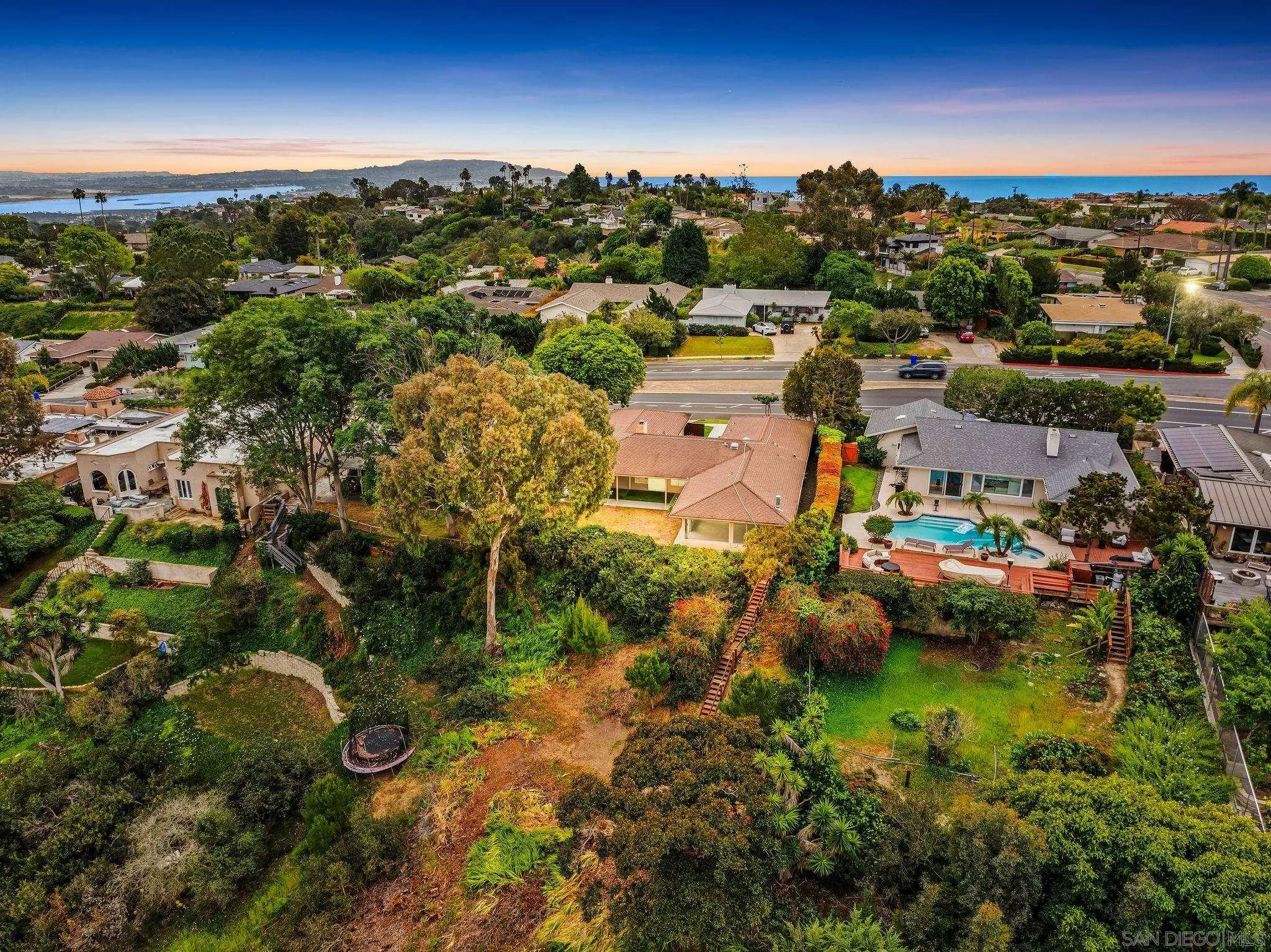 5877 Soledad Mountain Road La Jolla, CA 92037 - Photo 28 of 33