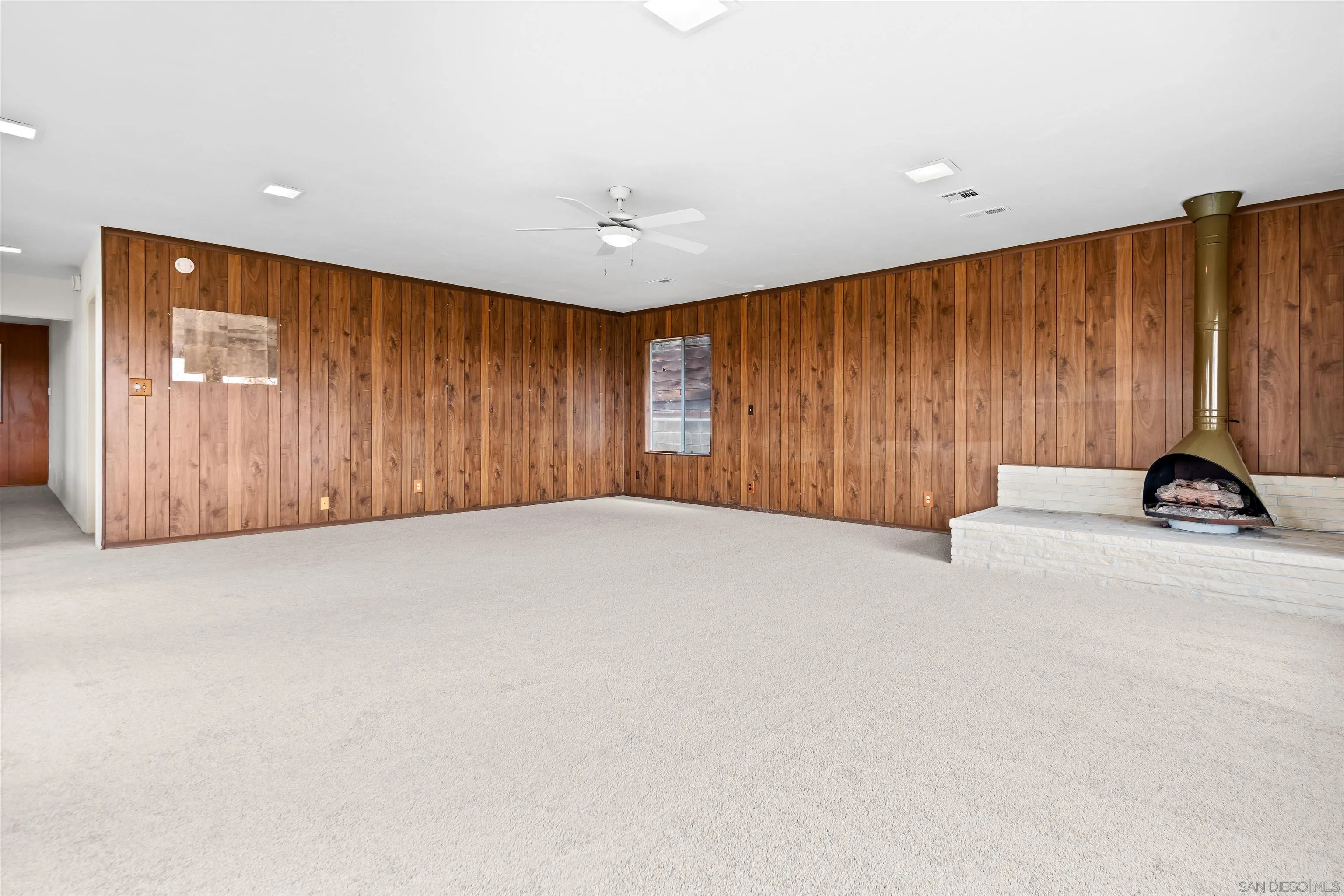 5877 Soledad Mountain Road La Jolla, CA 92037 - Photo 9 of 33 Family Room