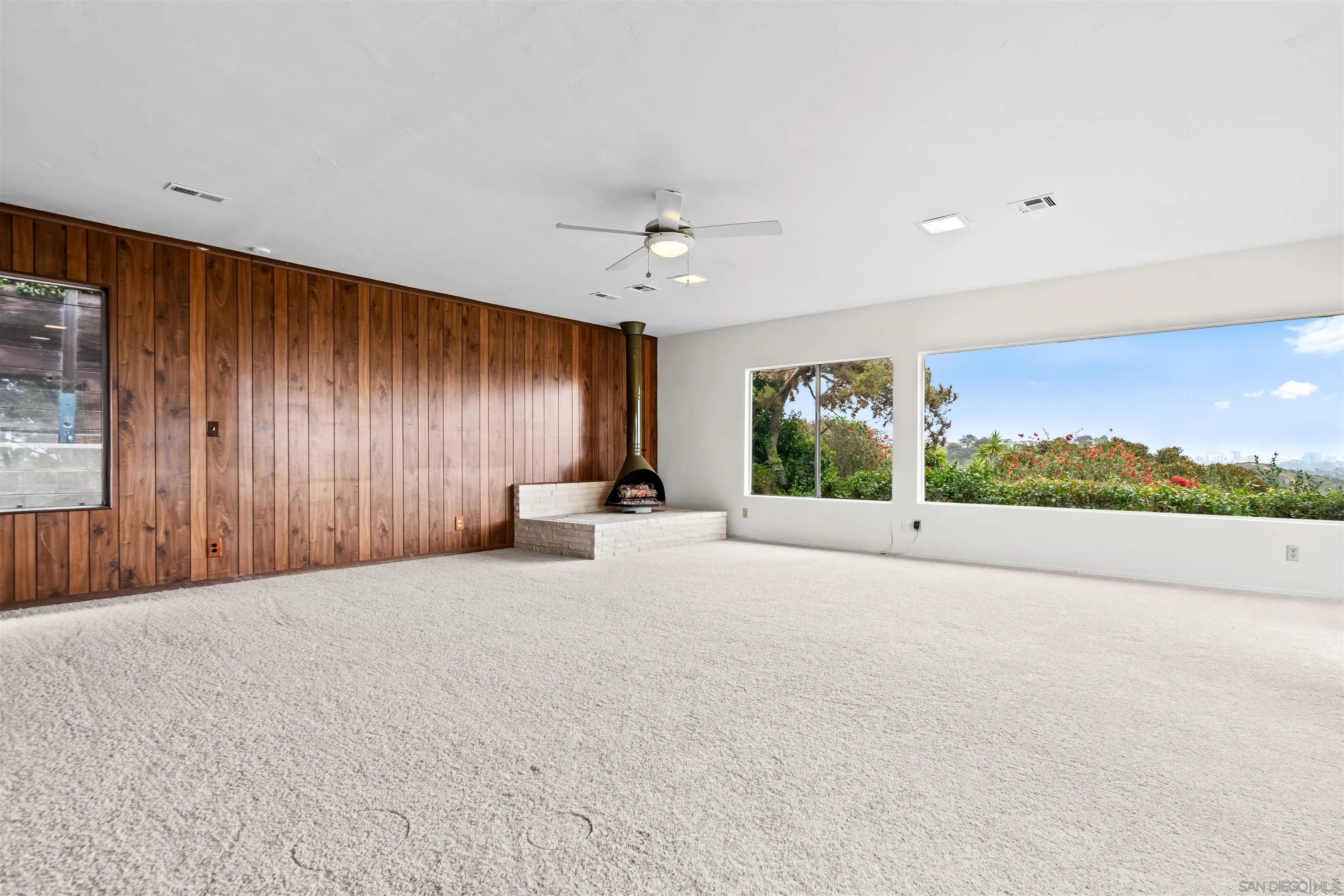 5877 Soledad Mountain Road La Jolla, CA 92037 - Photo 10 of 33 Family Room