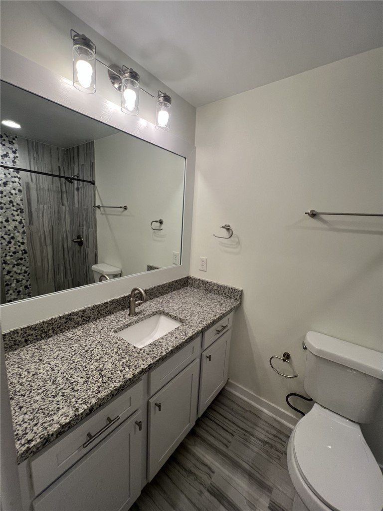 100 Blair Road, Unit E5 St. Simons Island, GA 31522 - Photo 7 of 16 Primary Bathroom