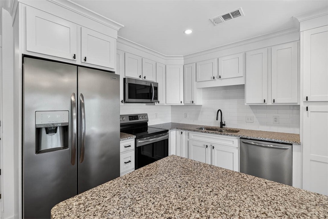 100 Blair Road, Unit E5 St. Simons Island, GA 31522 - Photo 9 of 34 Kitchen