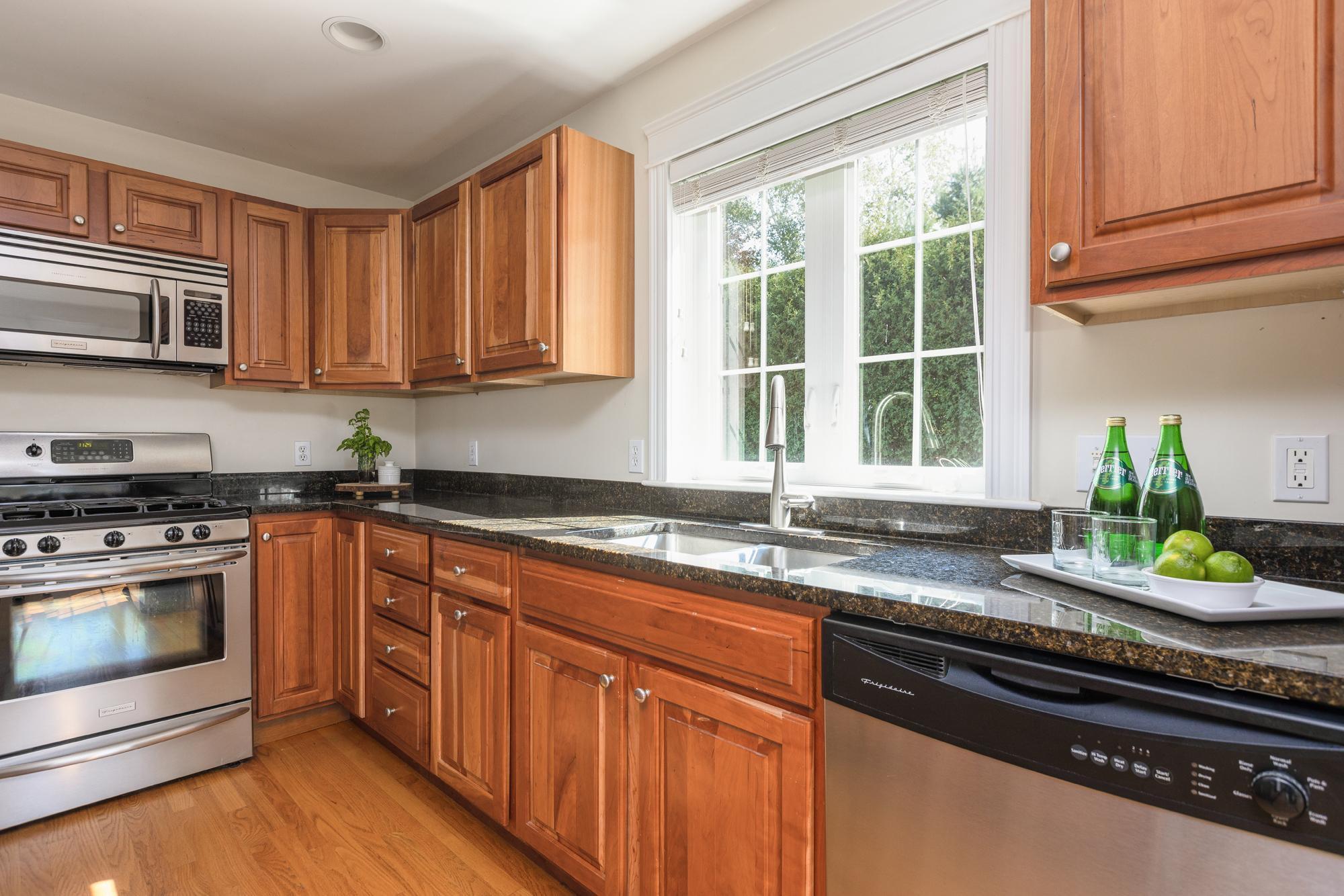 9 Longview Drive Portland, ME 04103 - Photo 3 of 42 9 Longview_W5_010