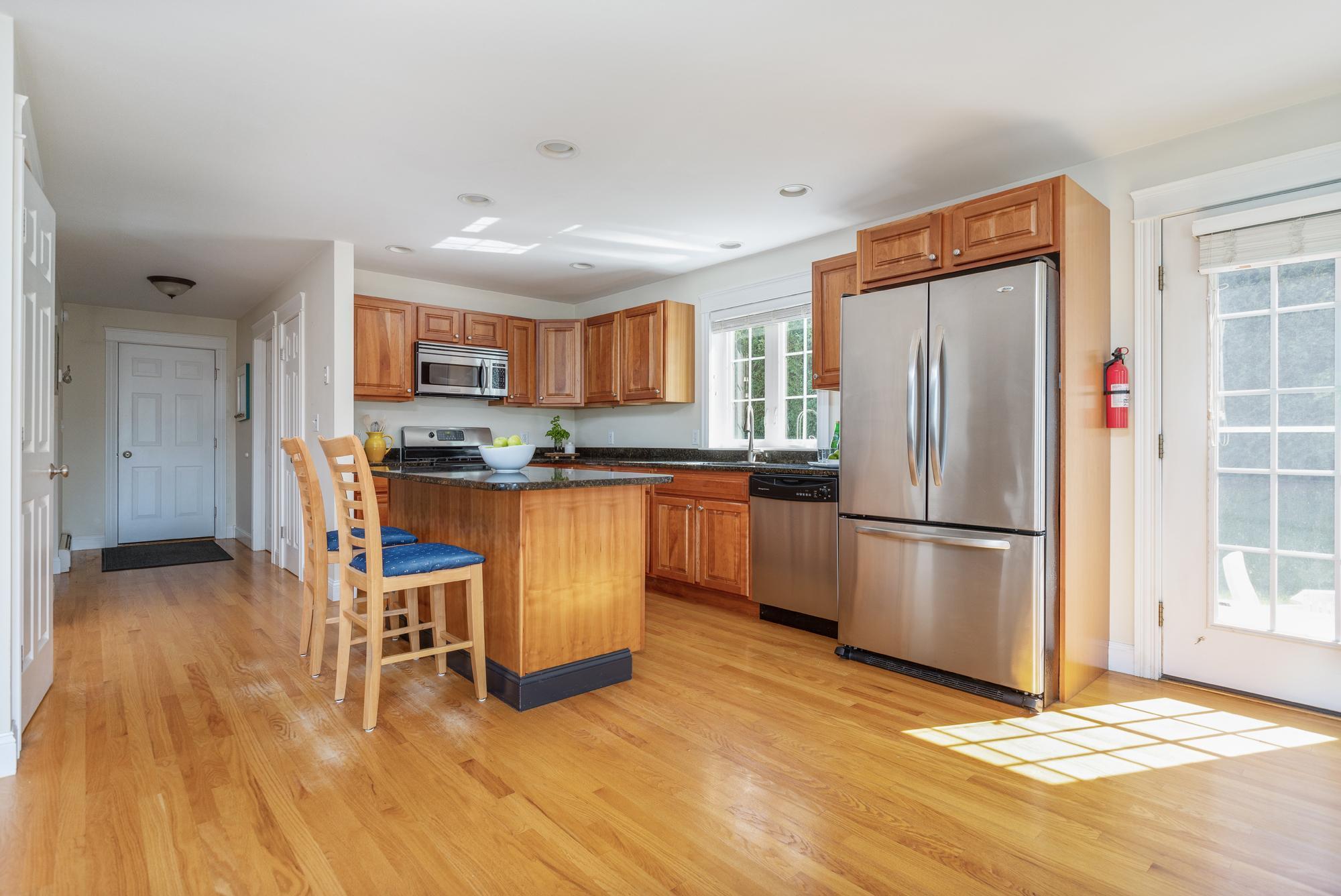 9 Longview Drive Portland, ME 04103 - Photo 4 of 42 9 Longview_W5_008