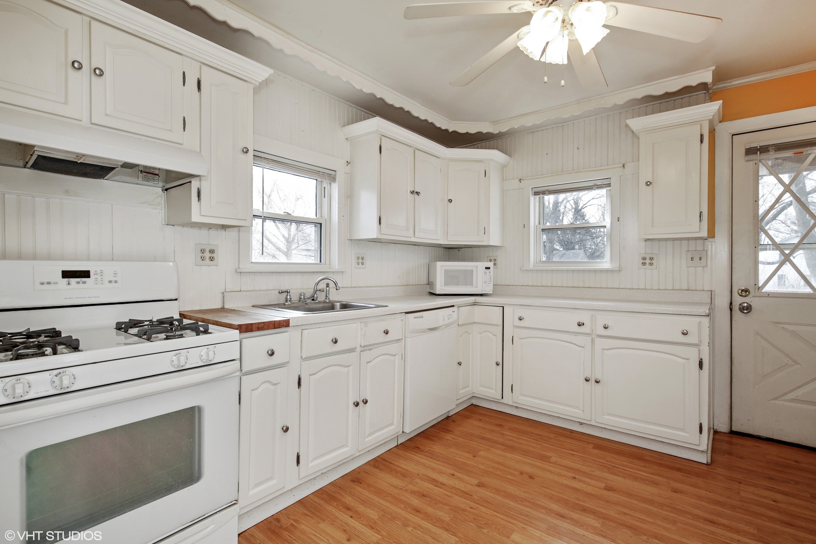 413 West Pierce Street Elburn, IL 60119 - Photo 2 of 15