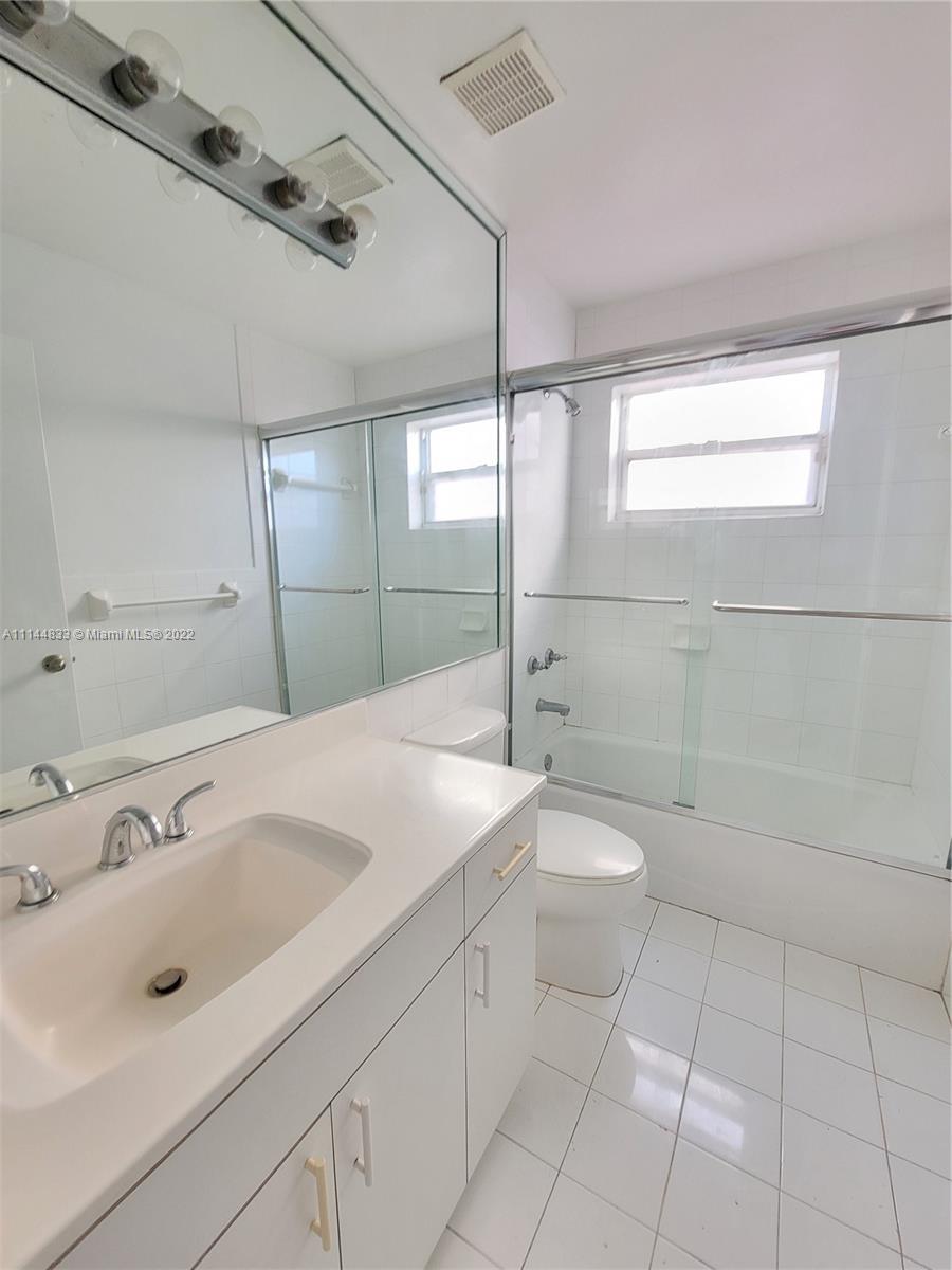 25053 Southwest 129th Place Homestead, FL 33032 - Photo 14 of 23