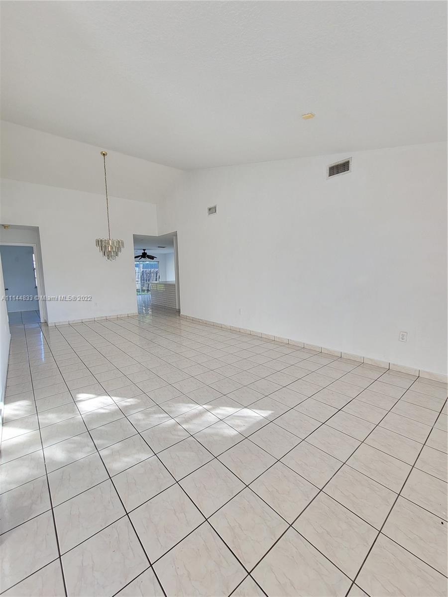 25053 Southwest 129th Place Homestead, FL 33032 - Photo 7 of 23