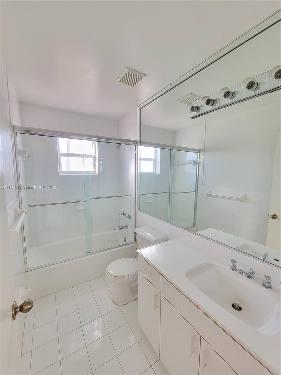 25053 Southwest 129th Place Homestead, FL 33032 - Photo 9 of 23